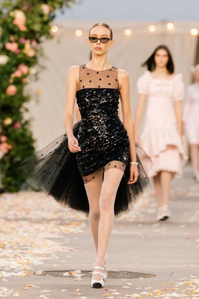 Look 9